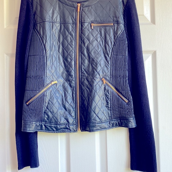 Cache faux leather front Moto jacket with gold colored zippers. Size XL - Picture 3 of 15